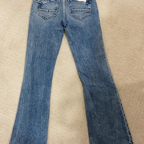 BKE - Picture 2 of 3